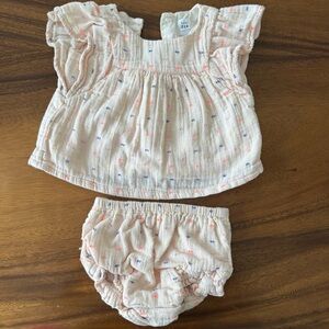 GAP Baby Pink Peach Gauze Cotton Ruffled Top with Bloomers 6-12M